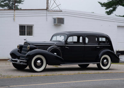 1934 Cadillac 370 D V12 Five Passenger Sedan Coachwork by Fleetwood - CHF 39 000 - 59 000
