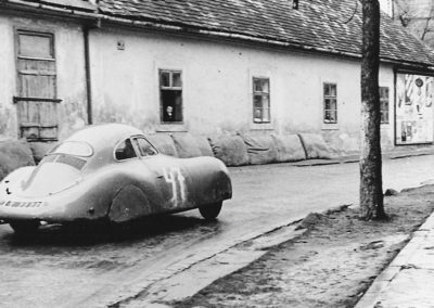 1952 April 6 Kroneuburg Race Otto Mathé enfin seul vers la victoire