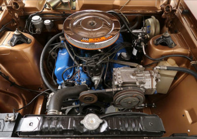 1967 Ford Falcon XR GT Sedan vue moteur de face