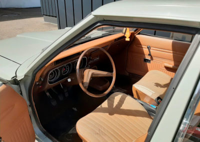 1971 Ford Taunus vue intérieure