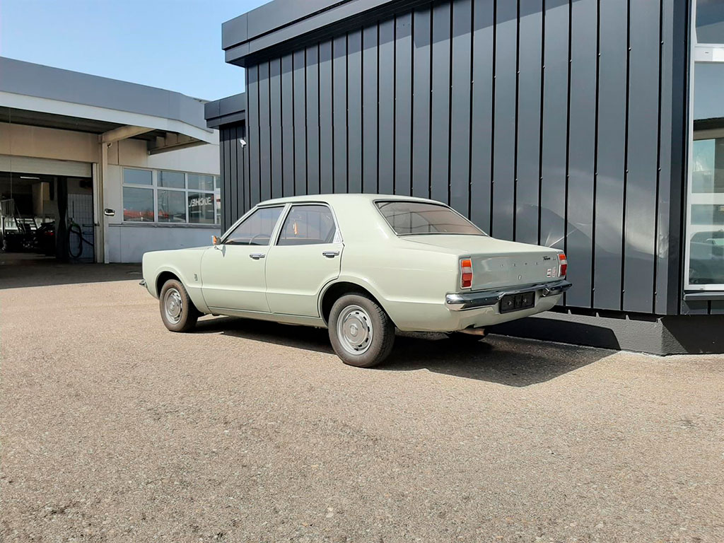 1971 Ford Taunus vue trois quarts arrière gauche 1971 Ford Taunus vue trois quarts arrière gauche
