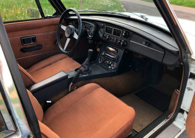 1975 MG B vue tableau de bord et intérieur