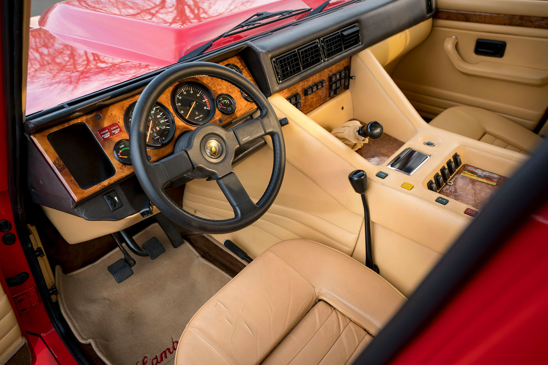 Lamborghini LM 002 4x4 vue intérieure