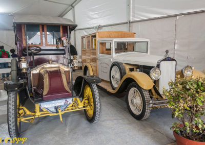 1918-2018, hommage à la grande guerre avec ce Taxi de la Marne. À ses cotés une Delage Omnibus d'hôtel. Avignon Motor Festival 2018.