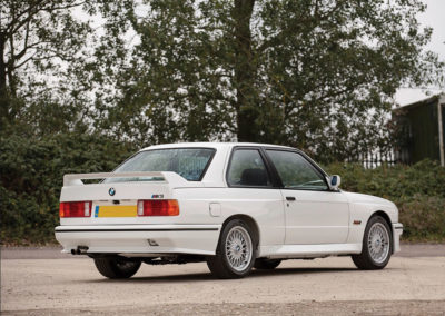 1991 BMW M3 E30 vue trois quarts arrière droit - London Auction