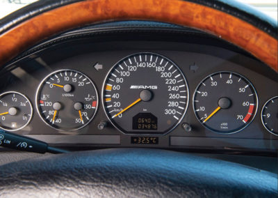 1999 Mercedes-Benz SL 73 AMG tableau de bord traditionnel estampillé AMG - London Auction