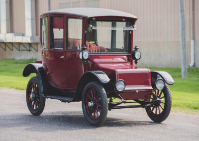 1916 Rauch & Lang JX 6 Dual Control Electric Coach - Sold for $110 000.