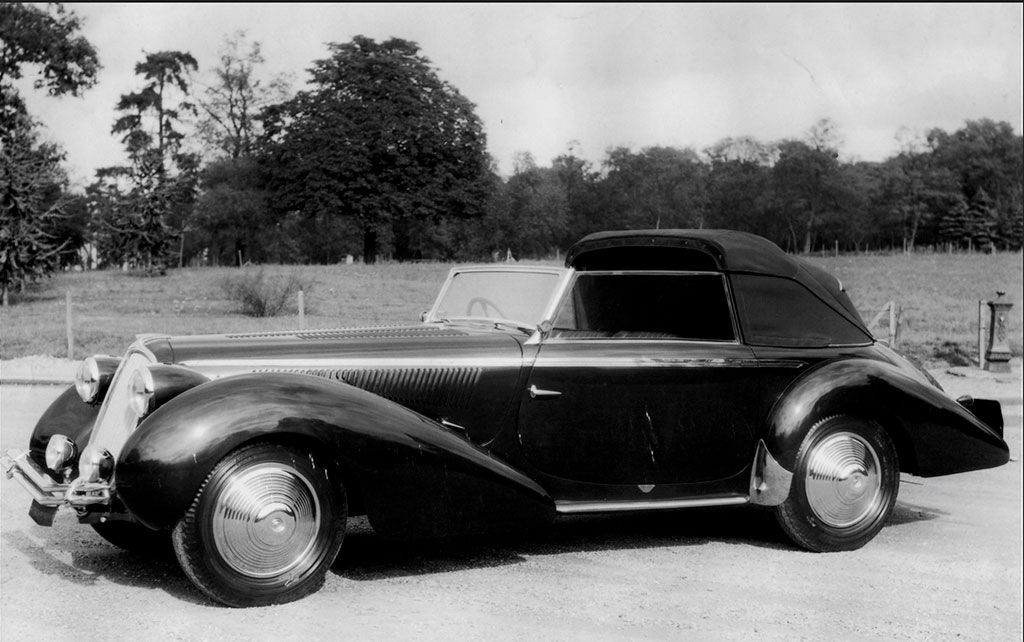 1946 Delahaye 135 Cabriolet Figoni et Falaschi après restauration. 1946 Delahaye 135 Cabriolet Figoni et Falaschi après restauration.