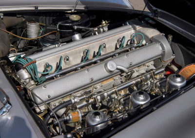 1968 Aston Martin DB6 Volante moteur 6 cylindres de 4.0 litres.