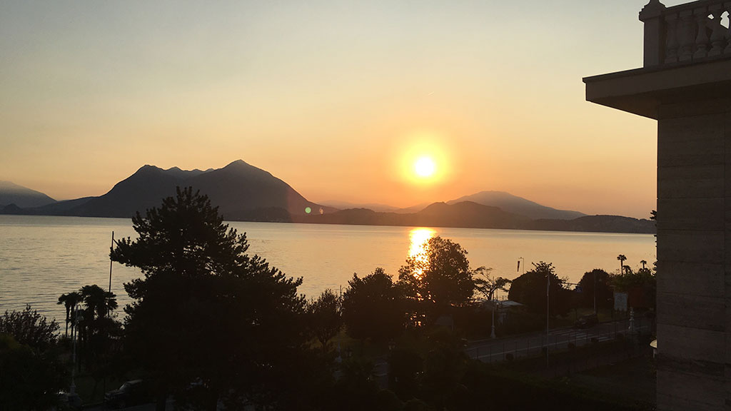 Couché de soleil sur le Lago Maggiore à Stresa.