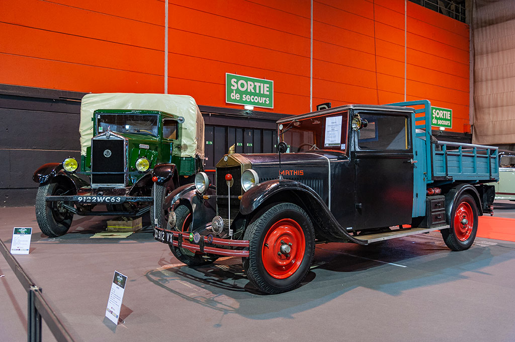 1930-1933 Mathis U2, au fond, et 1933-1934 Camionnette Mathis MU