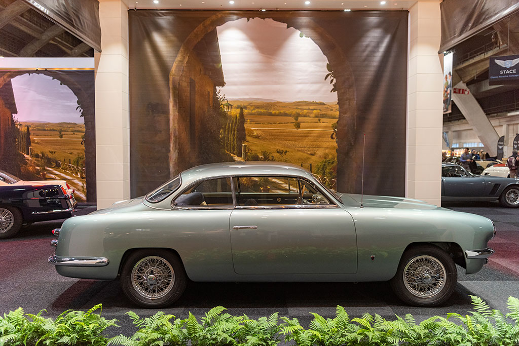 1953 Cisitalia 505 DF vue latérale côté droit 1953 Cisitalia 505 DF vue latérale côté droit - Carrozzeria Ghia