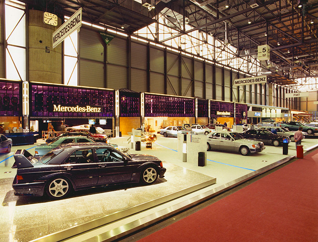 1990, la 2.5-16 EVO II en premiere mondiale au Salon de Geneve.