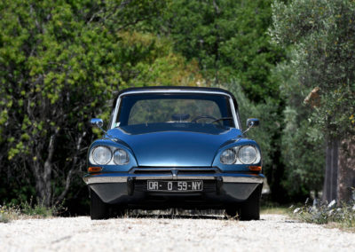 1967 Citroën DS 21 cabriolet Chapron phares directionnels liquide LHM vert.