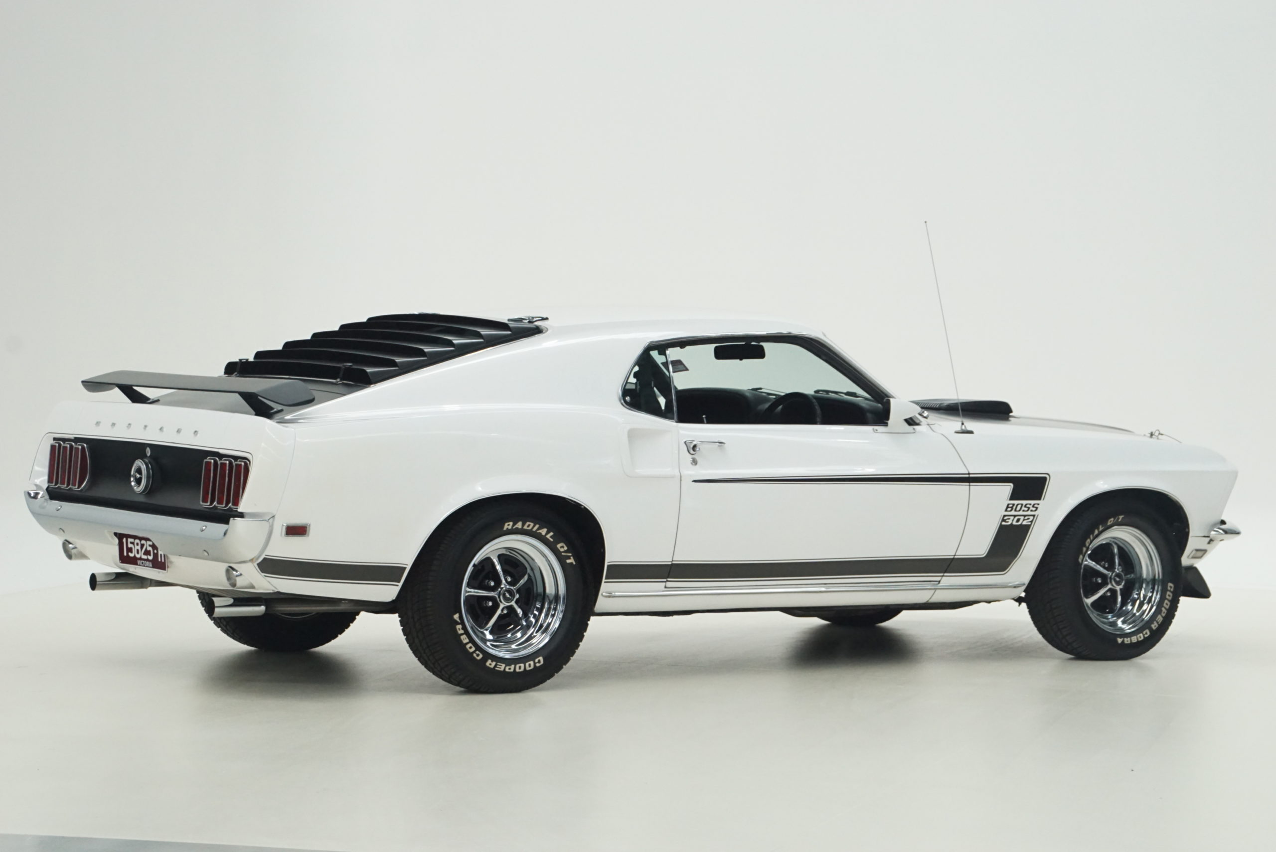 1969 Ford Mustang Boss 302 Tribute Fastback latéral trois quarts arrière droit - Shannons Auctions avril 2021.
