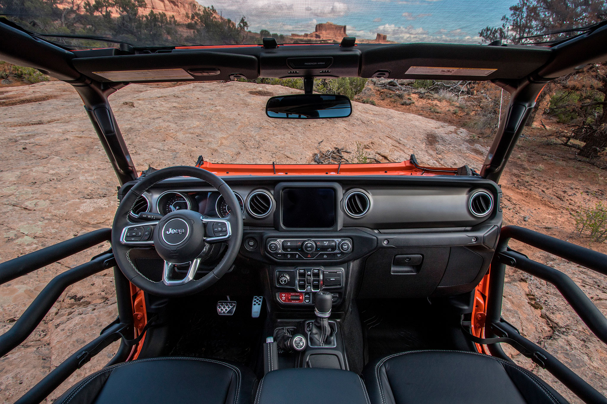 2019 Jeep Gladiator Gravity vue à 180° pour profiter pleinement du paysage - Moab Easter Jeep Safari.