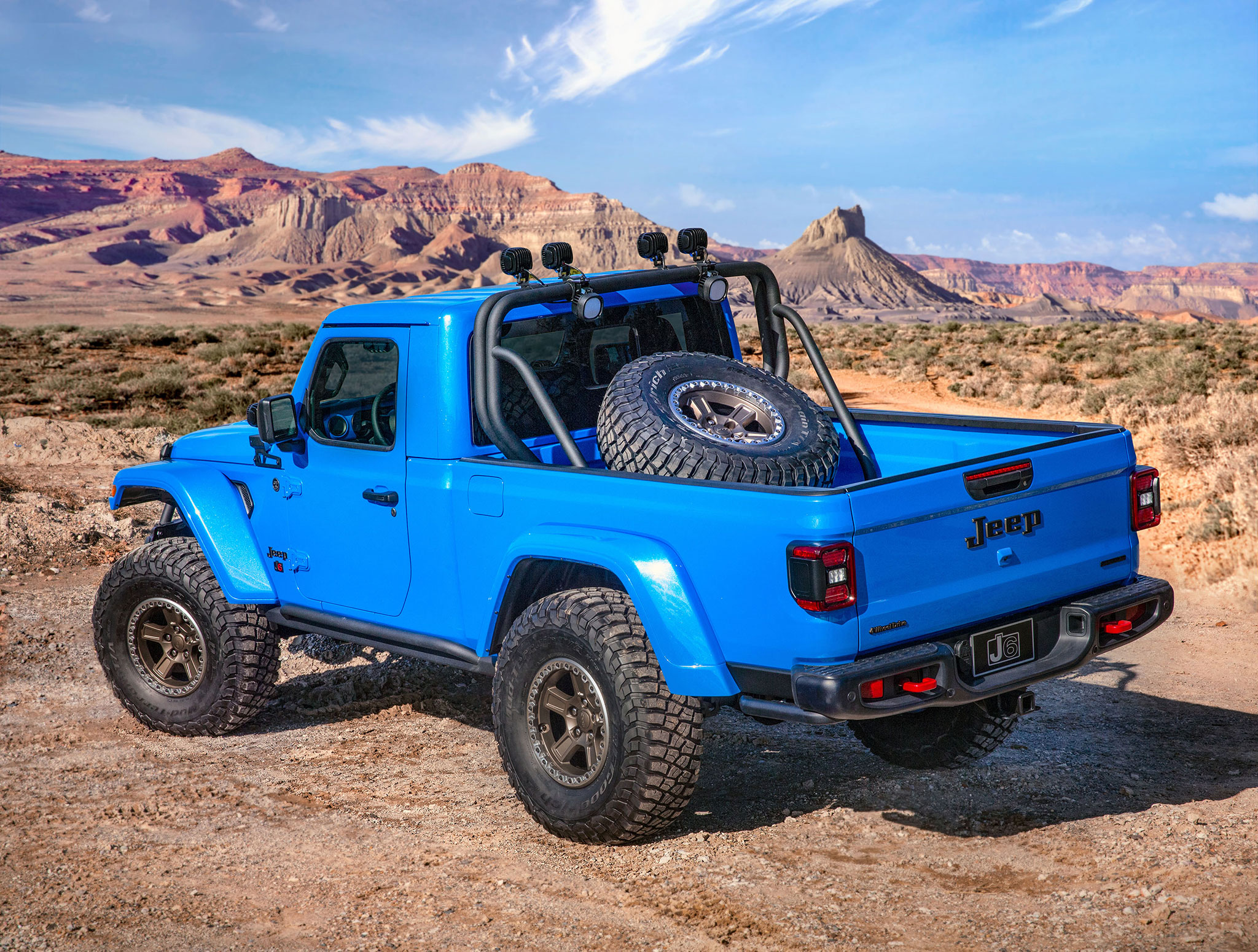 2019 Jeep J6 porte-roue spécifique pour le pneu en 37 pouces - Moab Easter Jeep Safari.