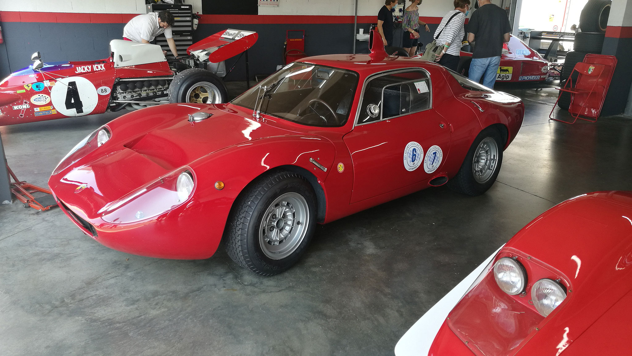 Des italiennes, mais pas que des Ferrari. Ici une Abarth 1300 OT - Sport et Collection 2021.