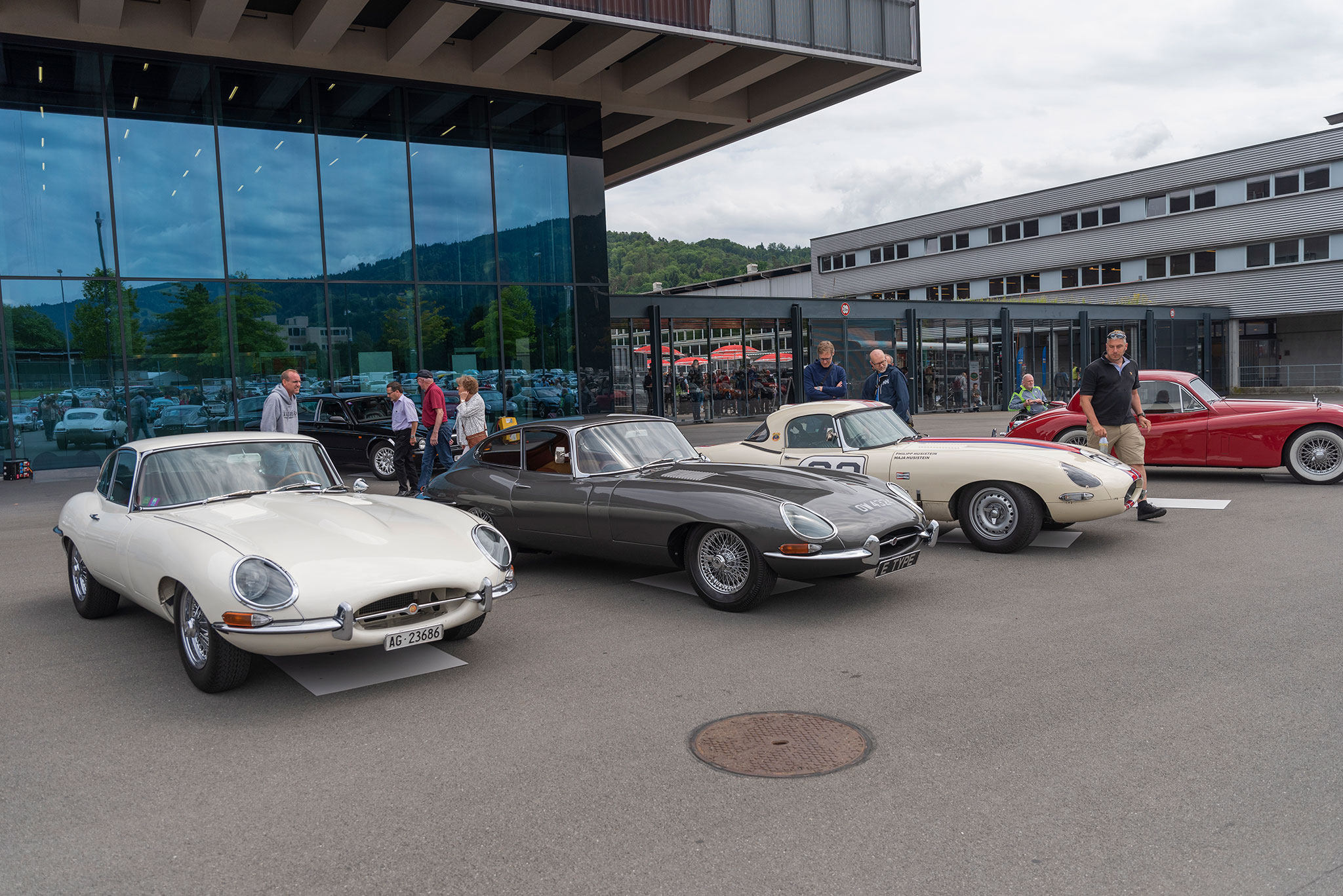 Les Jaguar E-Type fêtent avec du retard leurs 60 ans - Swiss Classic World 2022.