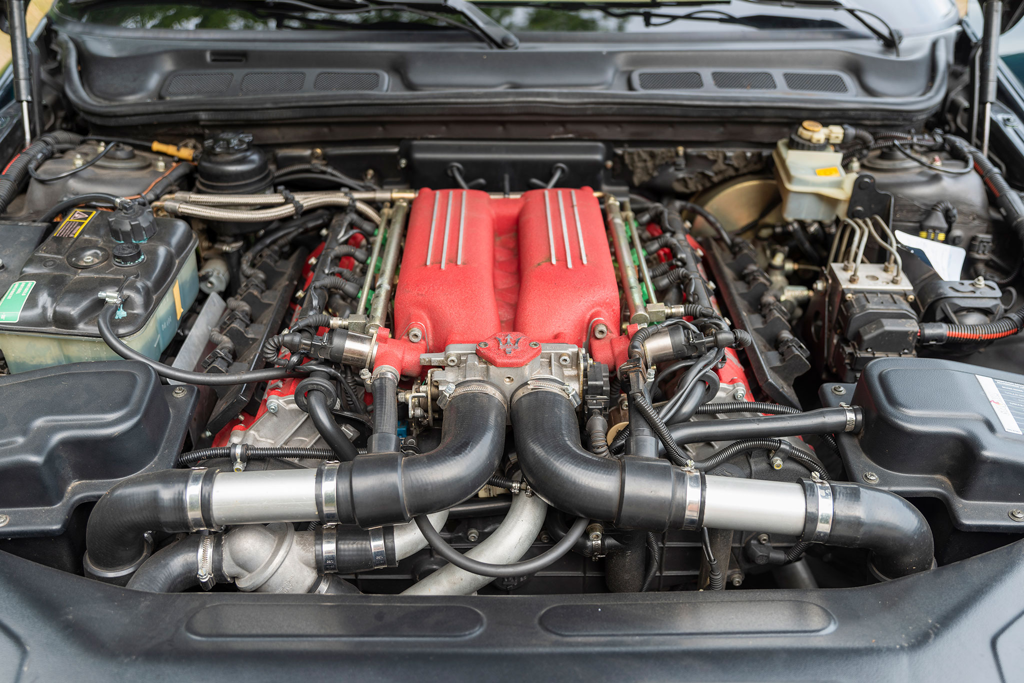 Le V8 de 3.2-Litre développe 336 chevaux pour un couple de 459 Nm.