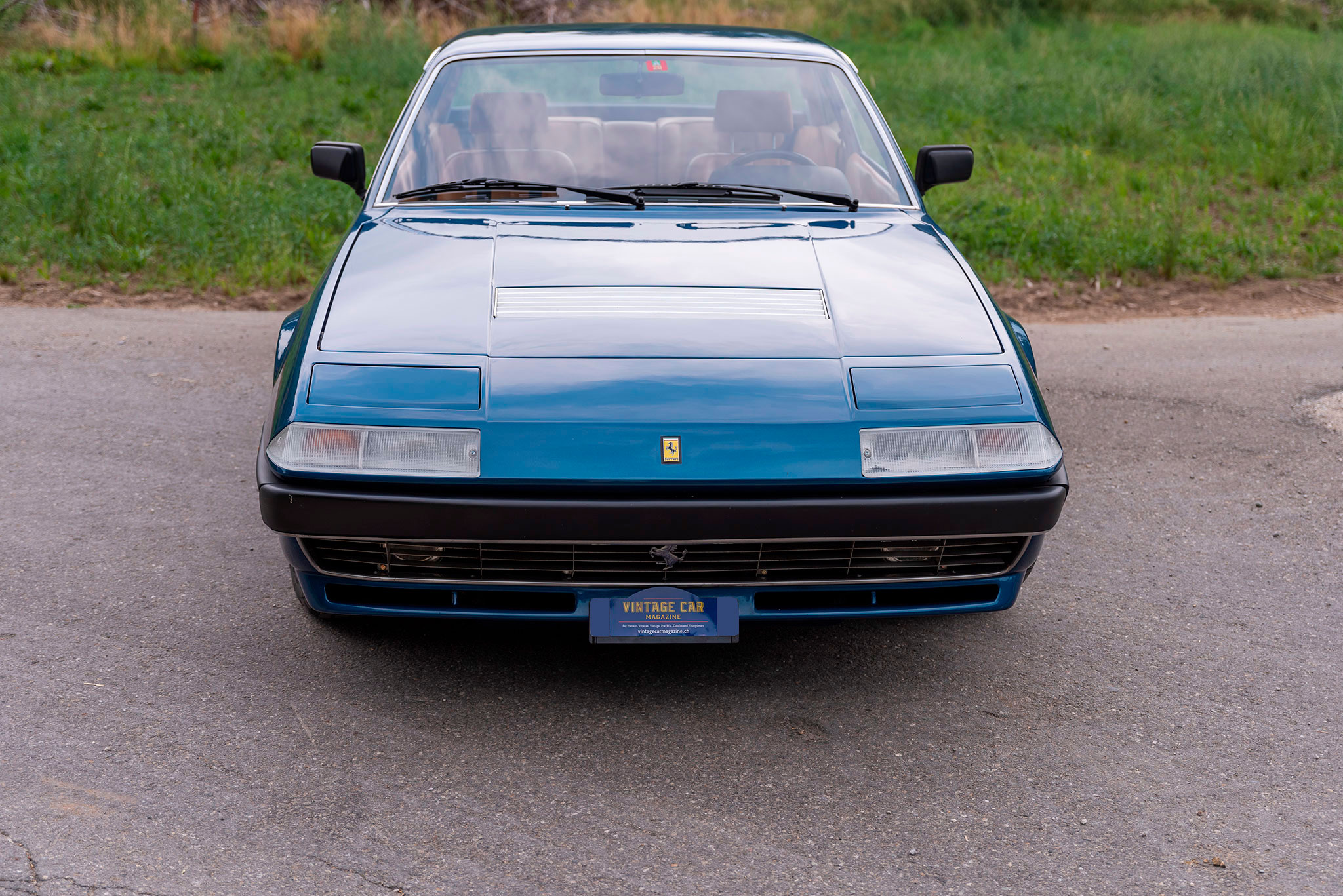 1980 Ferrari 400i le dessin de la poupe est très réussi.