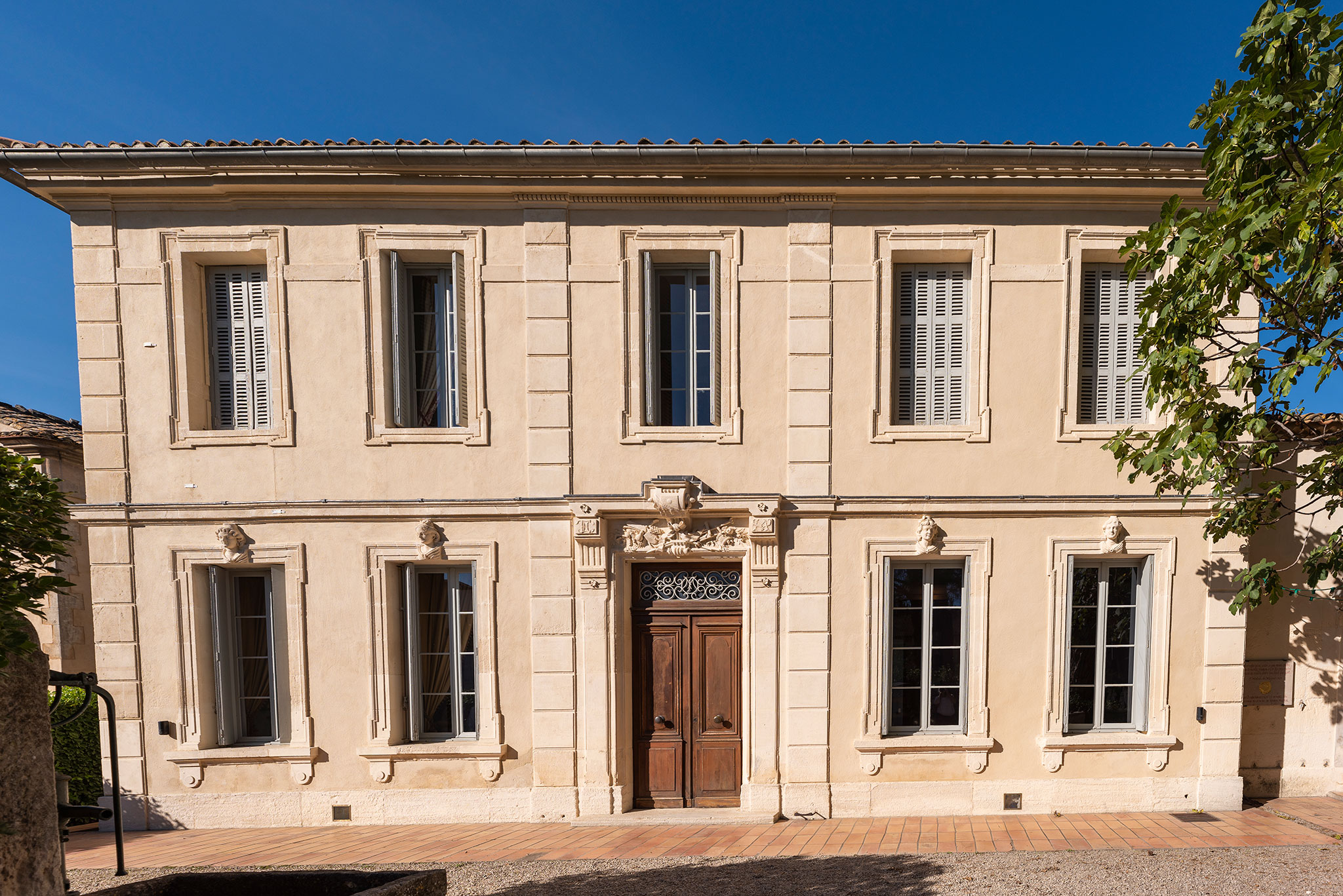 Nous faisons halte à Maillane où se trouve la maison du poète provençal Frédéric Mistral.