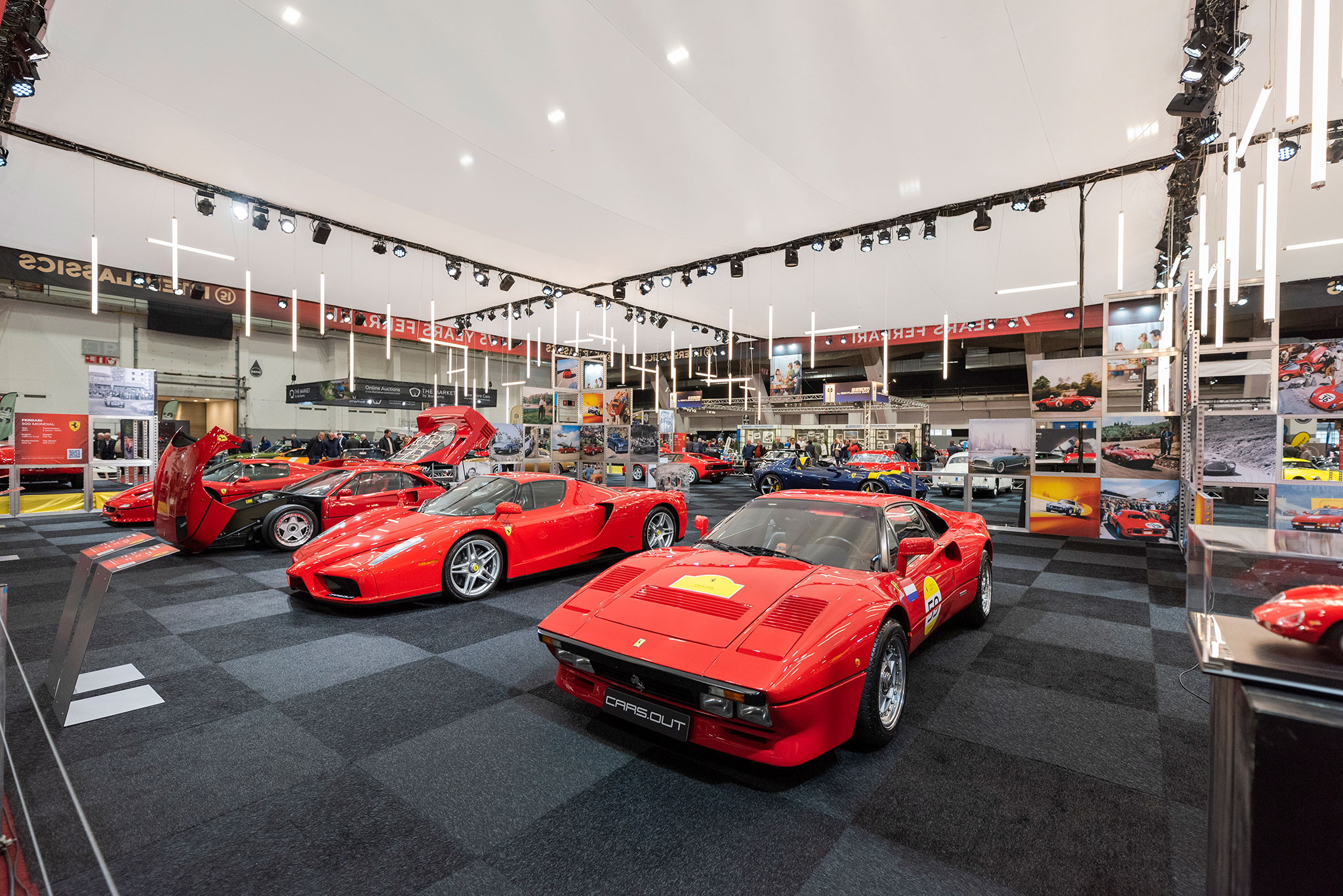 Pour les 75 ans de Ferrari, un plateau spécial regroupe plus de 15 autos mythiques - InterClassics 2022.