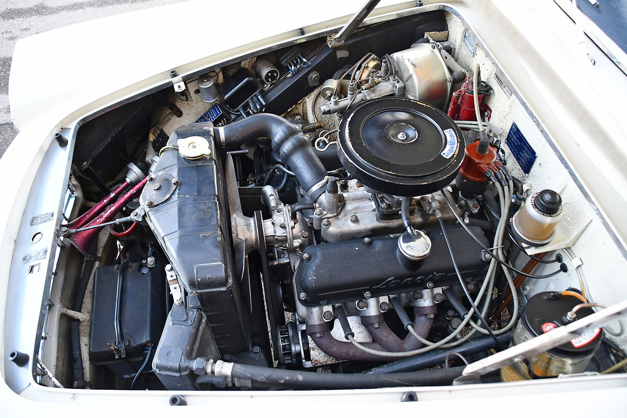 1961 Lancia Flaminia 2500 GT Touring moteur V6 de 2458 cm3 développant 112 chevaux.