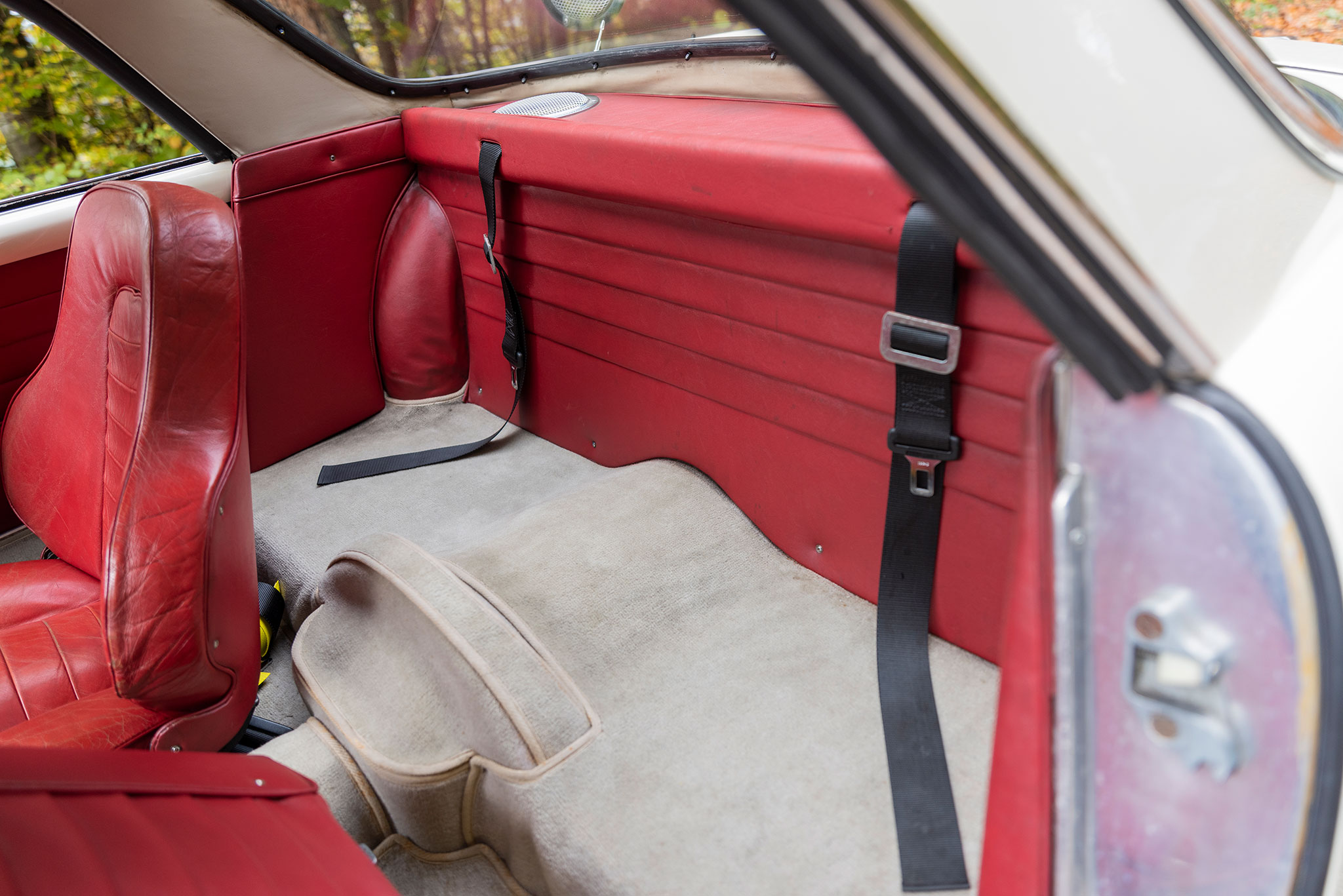 1961 Lancia Flaminia 2500 GT Touring stricte deux places, bagage sur mesure existant en option.