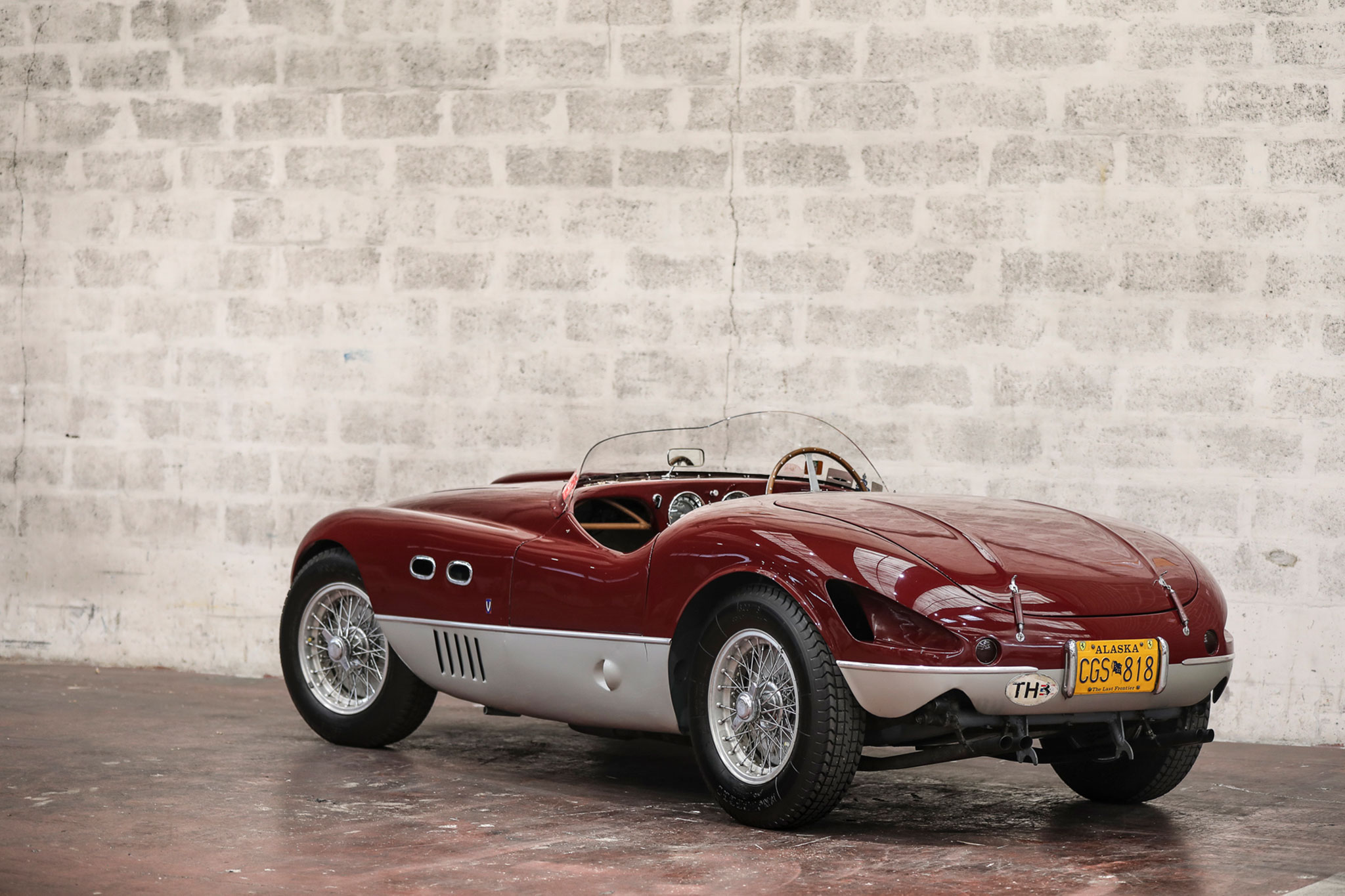 1953 Ferrari 250 MM Spider Series II – elle participa à des courses de côte et sur circuit ainsi qu’aux Mille Miglia et Targa Florio – Gooding à Rétromobile.