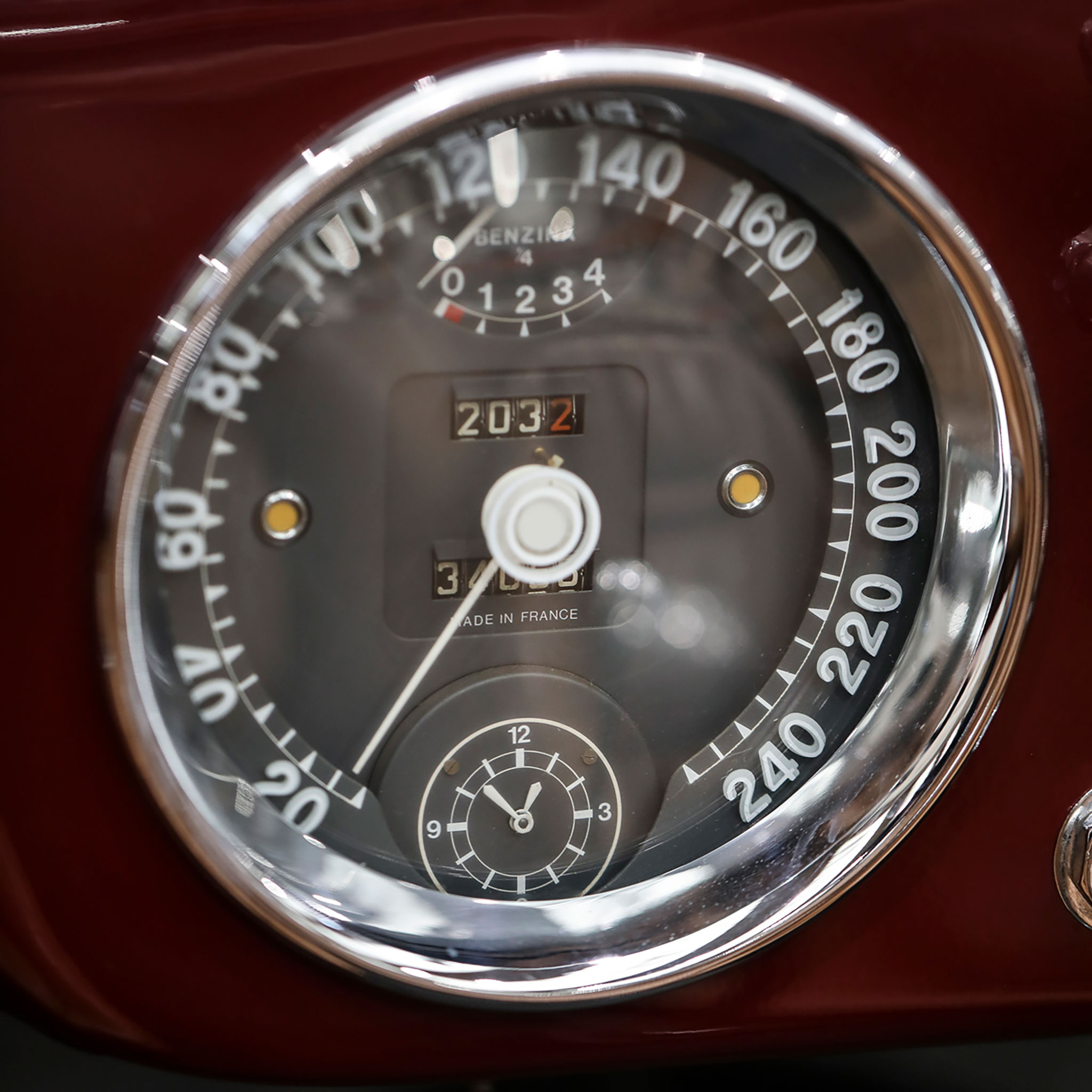 1953 Ferrari 250 MM Spider Series II – une opportunité d’acquérir une auto parfaitement restaurée peut-être même trop bien restaurée – Gooding à Rétromobile.