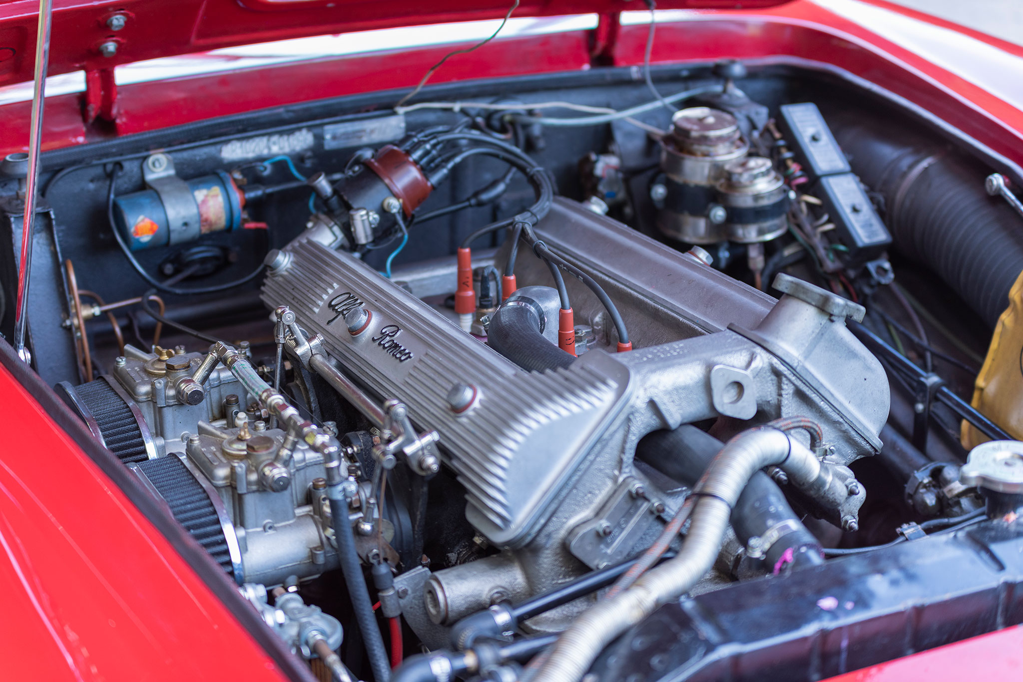 1960 Alfa Romeo 2000 Spider Touring – moteur de 2.3-Litre conçu en Italie, pour le marché brésilien, qui transforme le caractère de la 2000 Spider.