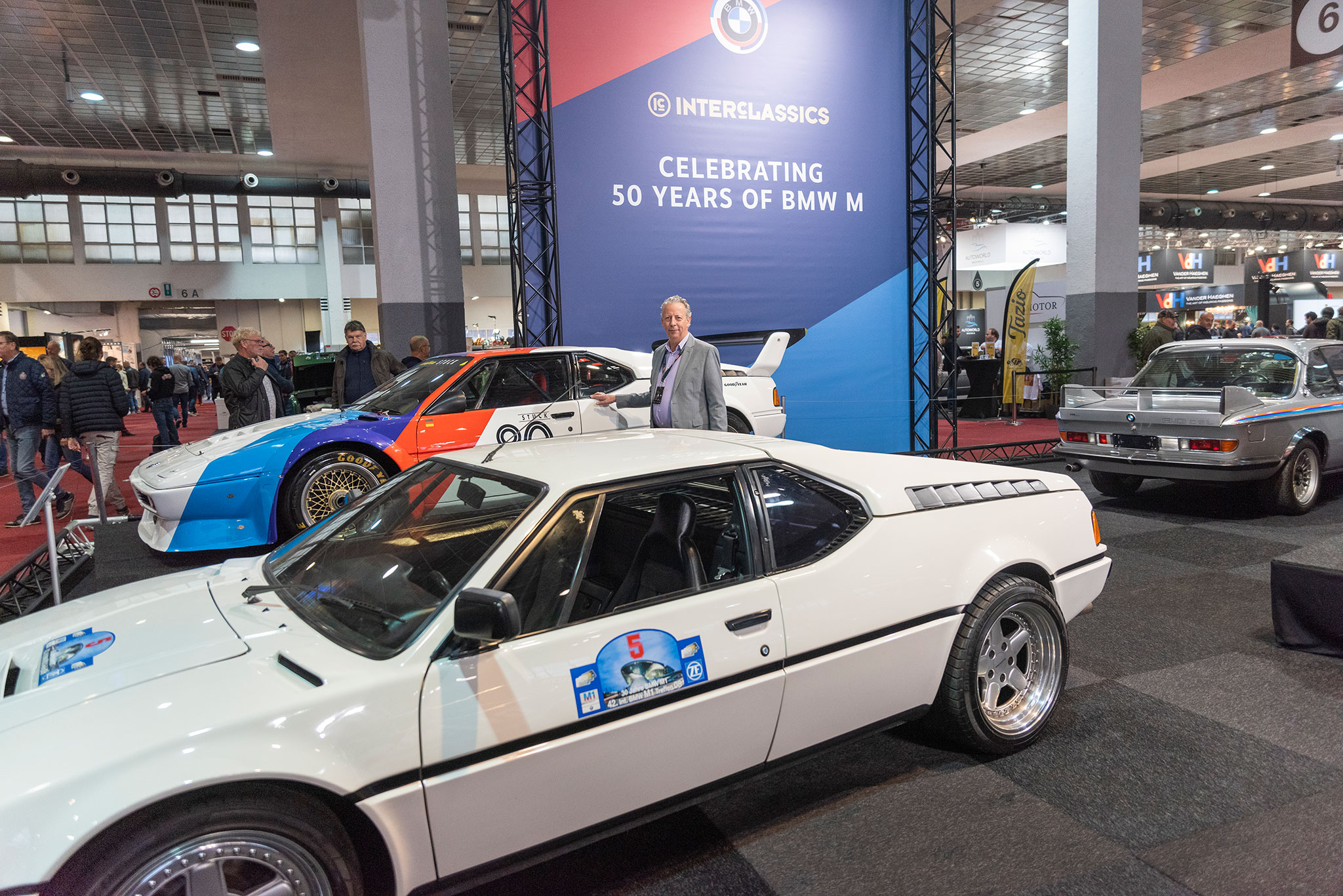 Reginald Wets nous a fait faire le tour du propriétaire des modèles exposés, ici la M1 - 50 ans de BMW M.