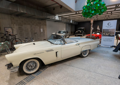 Ford Thunderbird proposée à la location par Collector’s Garage.