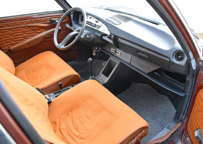 1976 Citroën GS Club 1220 l'intérieur se présente en bon état et témoigne d'une usure normale.