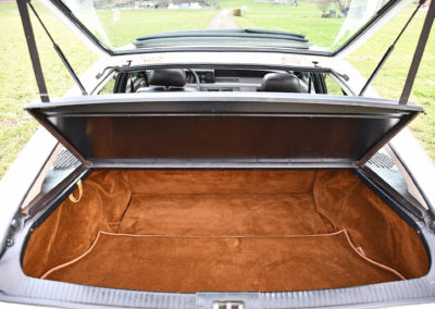 1977 Rover SD1 3500 V8 le coffre de bonne capacité pour les bagages d'une famille.