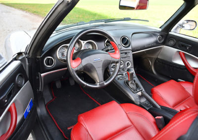 1998 Fiat Barchetta Limited Edition intérieur en parfait état seulement deux propriétaires une belle affaire.